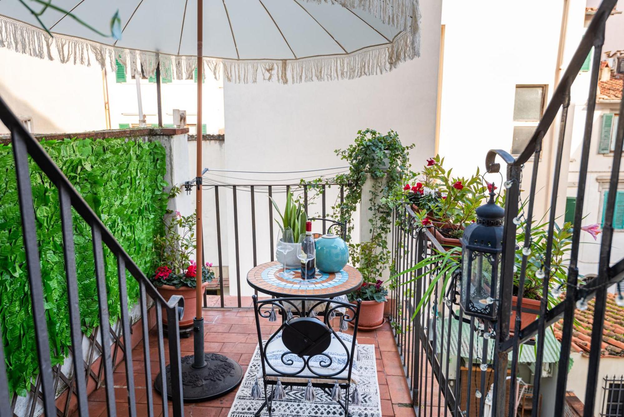 House Of Happy Hours With Terrace Флоренция Екстериор снимка