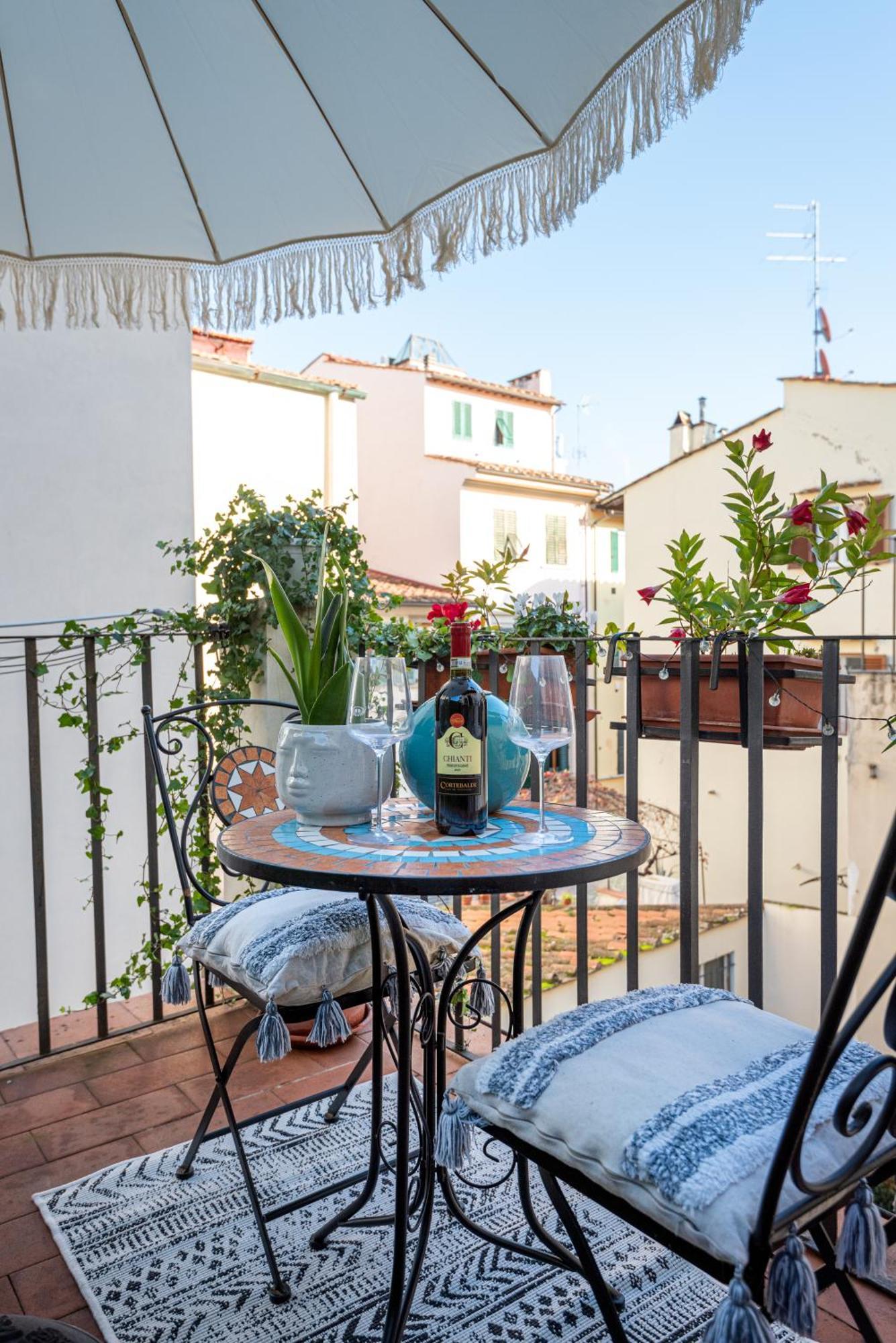 House Of Happy Hours With Terrace Флоренция Екстериор снимка